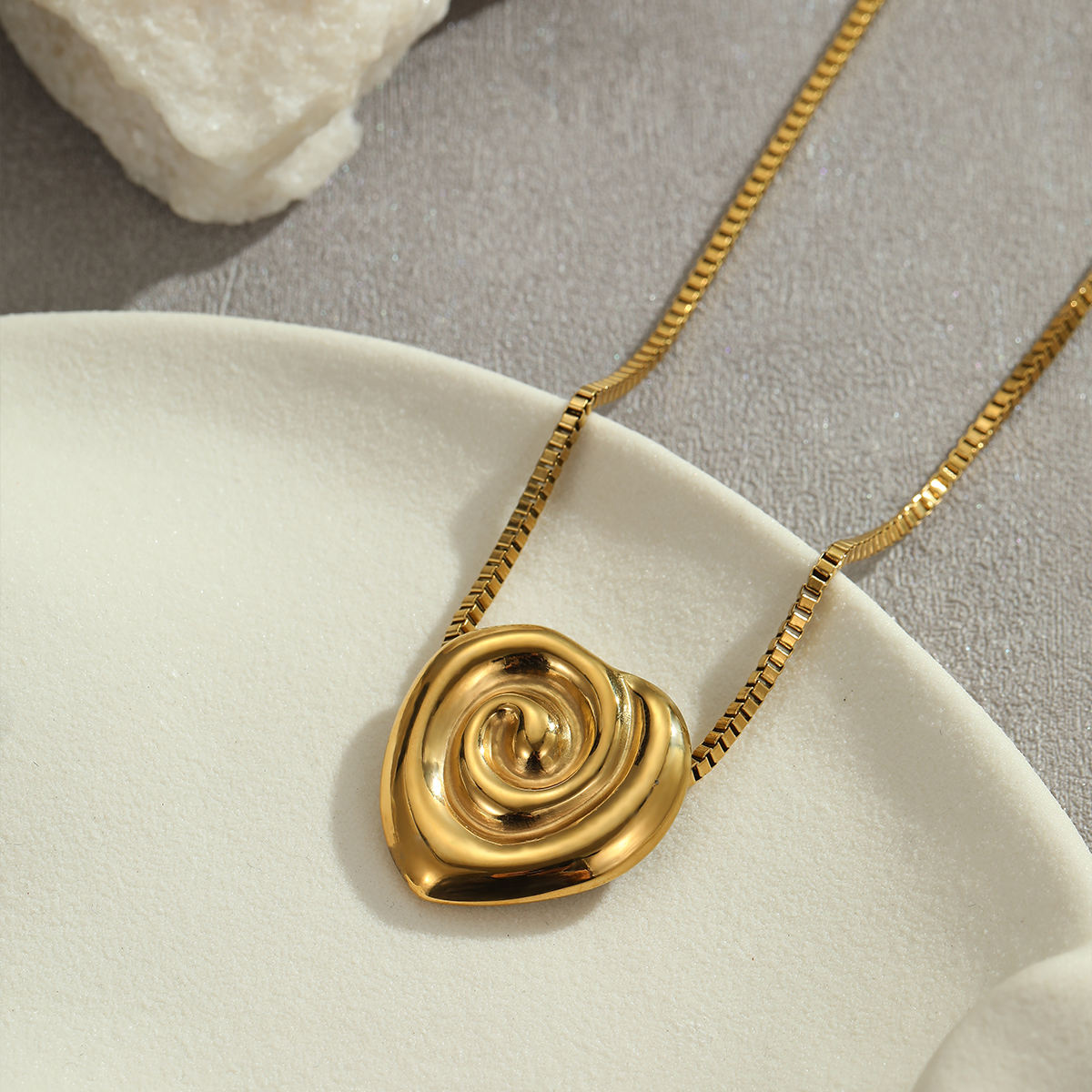 Rose Flower Box Chain Pendant Textured Necklace (GOLD)
