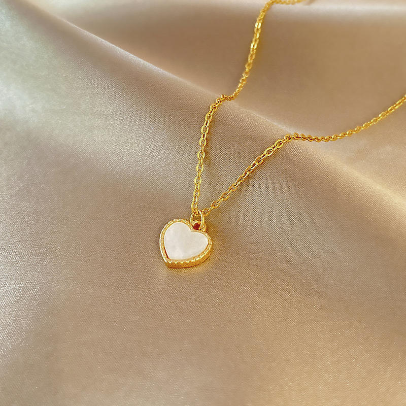 White Heart Necklace (GOLD)