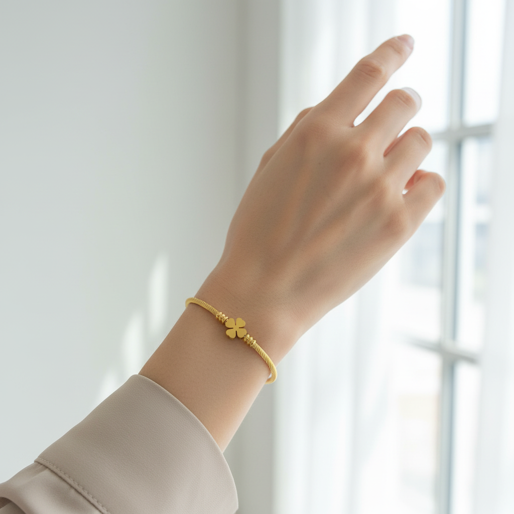 Gold Clover Bracelet Lifestyle Shot