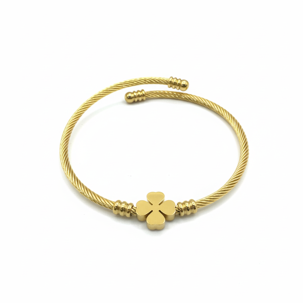 Gold Clover Bracelet Product Shot