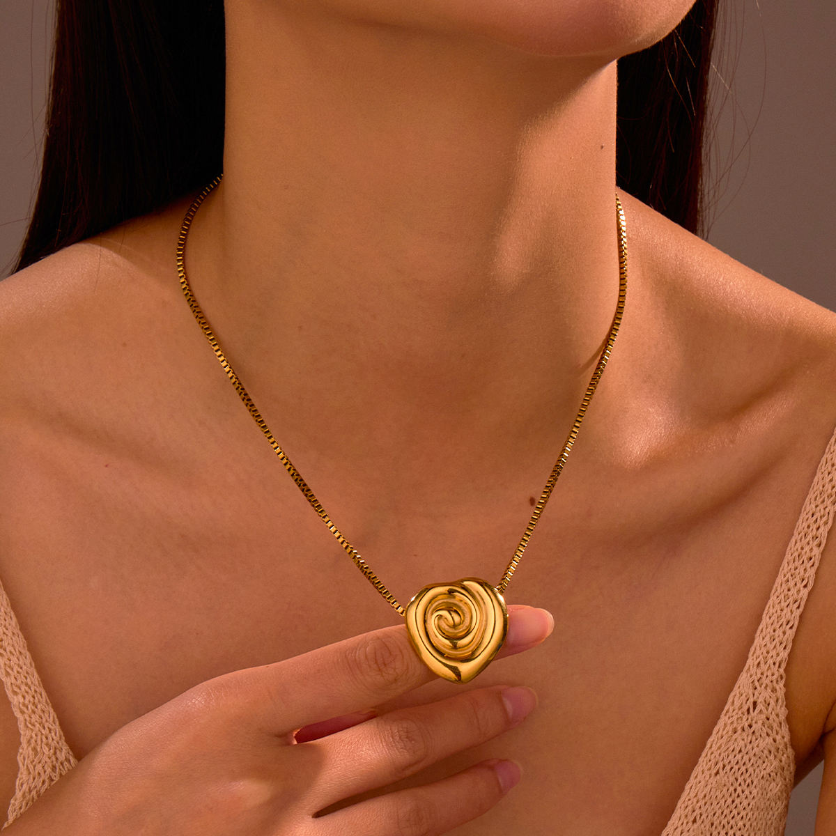 Rose Flower Box Chain Pendant Textured Necklace (GOLD)