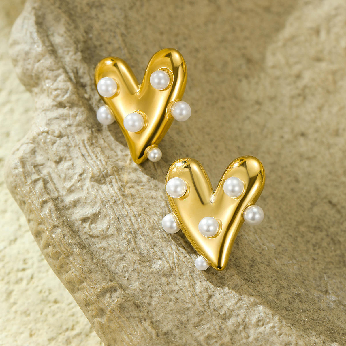 Heart Pearl Shaky Earrings (GOLD)