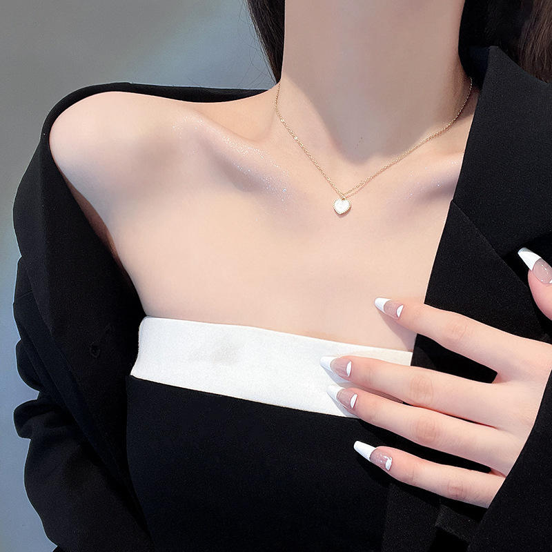 White Heart Necklace (GOLD)