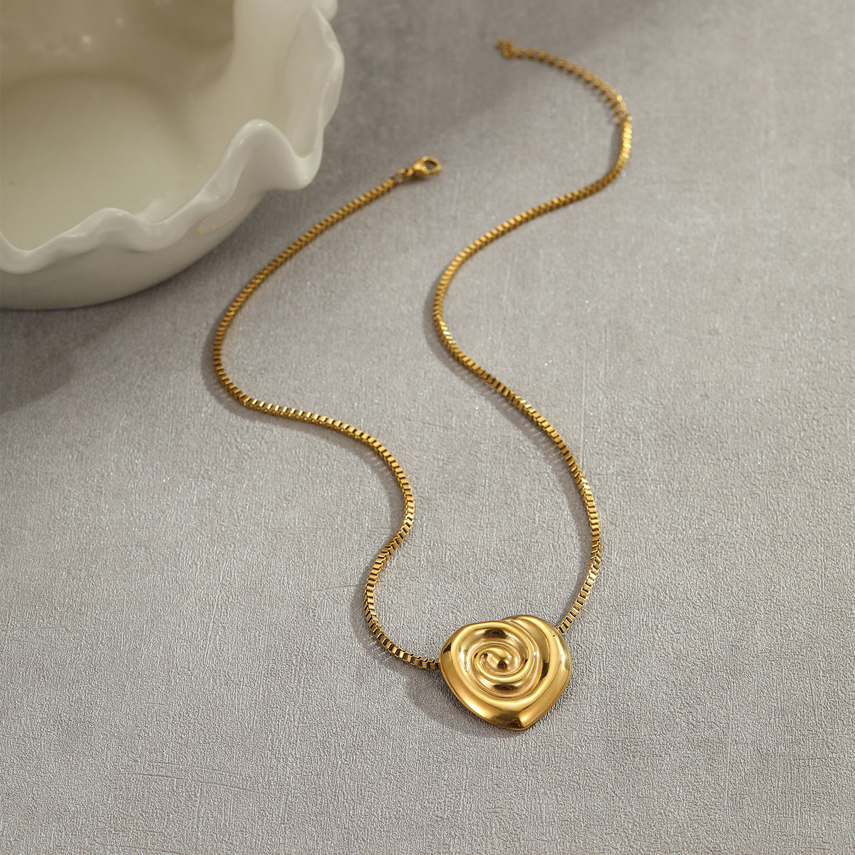 Rose Flower Box Chain Pendant Textured Necklace (GOLD)