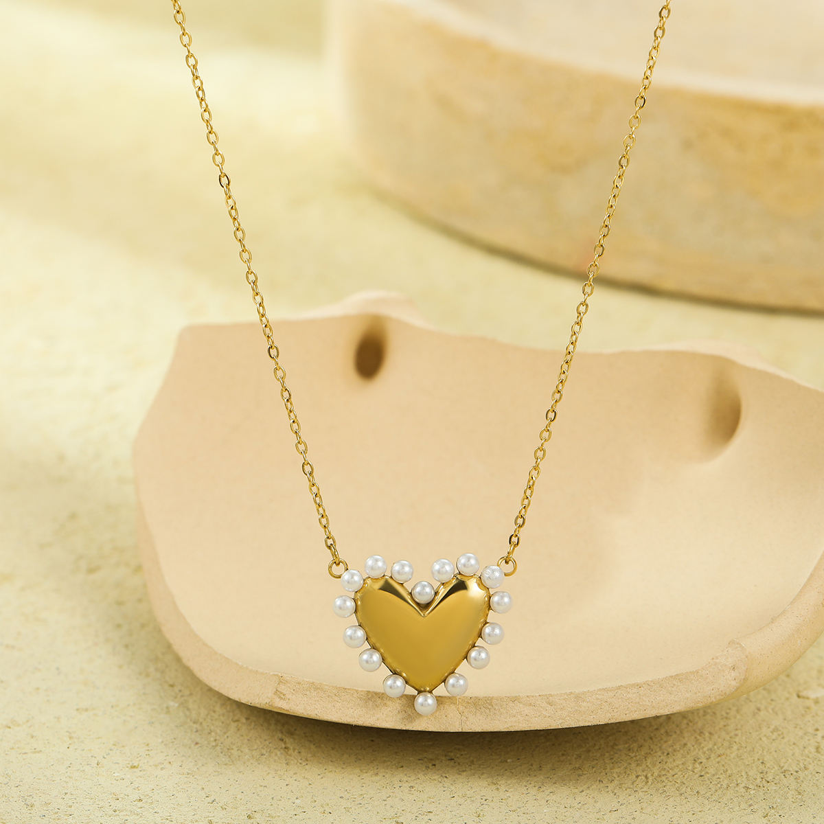 Pearl Heart Pendant Necklace (GOLD)