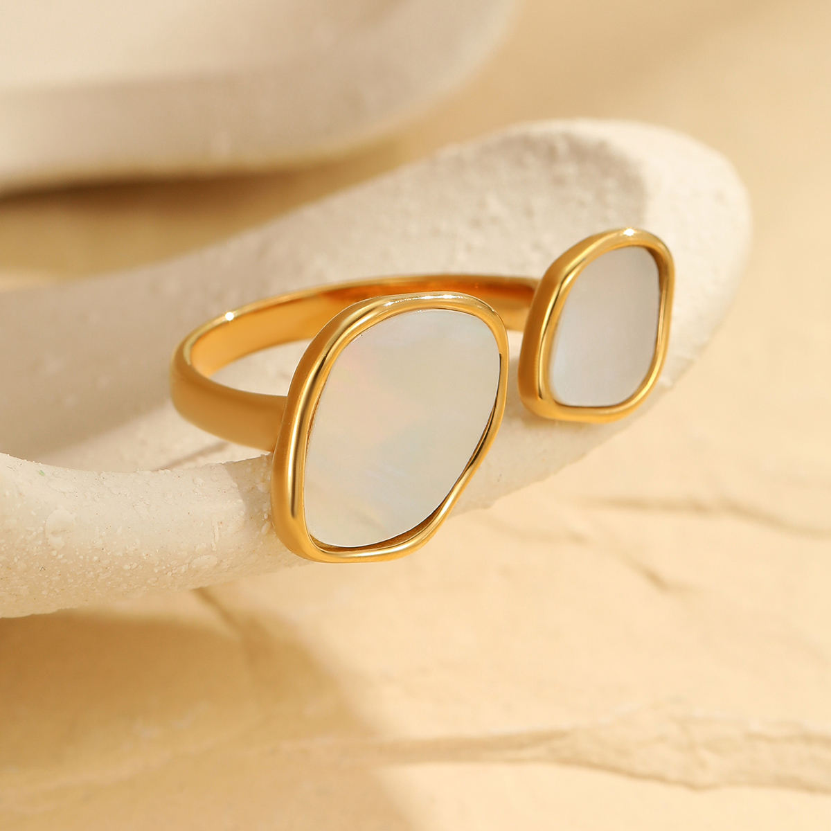 Shell Geometric Adjustable Ring (GOLD)