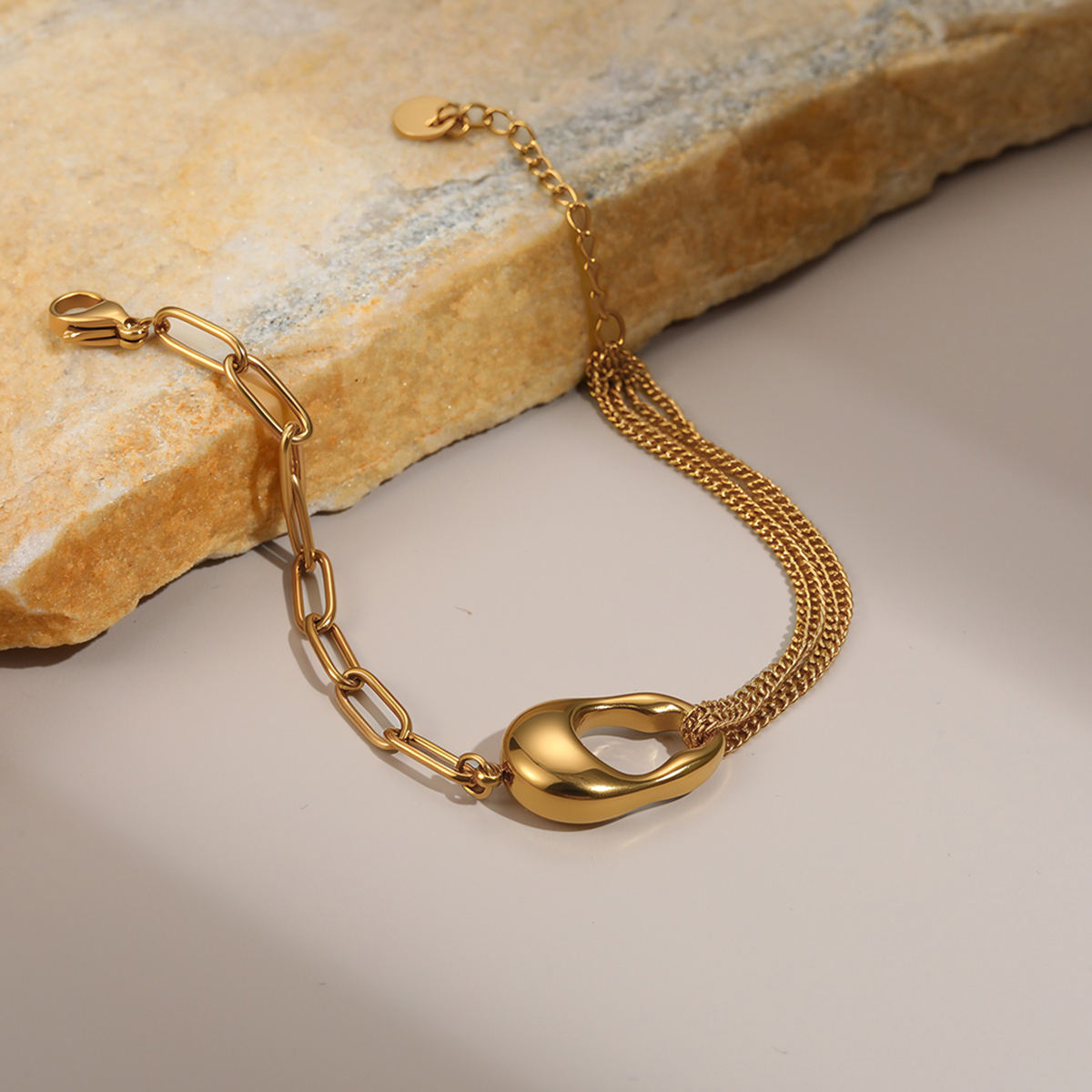 Chic Charm Triple Chain Bracelet (GOLD)