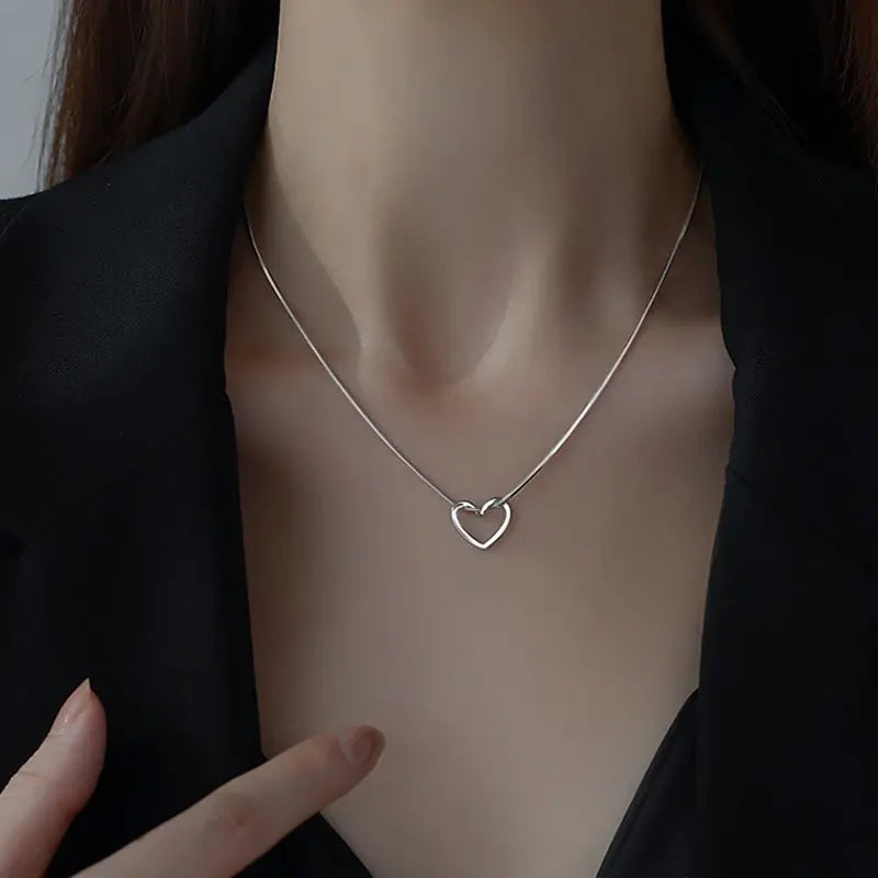 Heart Side Shaped Necklace (SILVER)