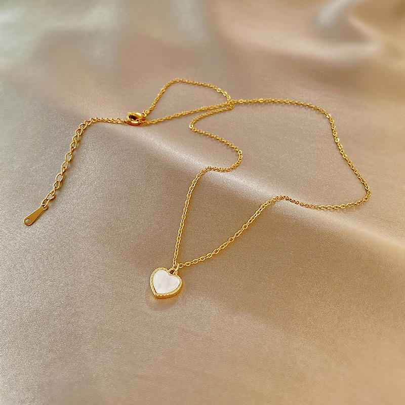 White Heart Necklace (GOLD)