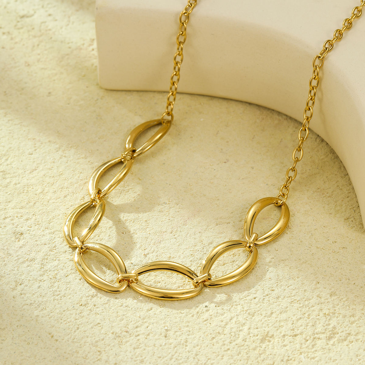 Oval Link Chain Necklace (GOLD)