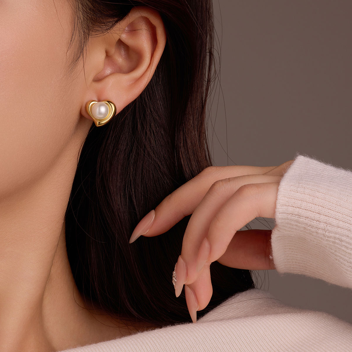 Pearl in Heart Earrings (GOLD)