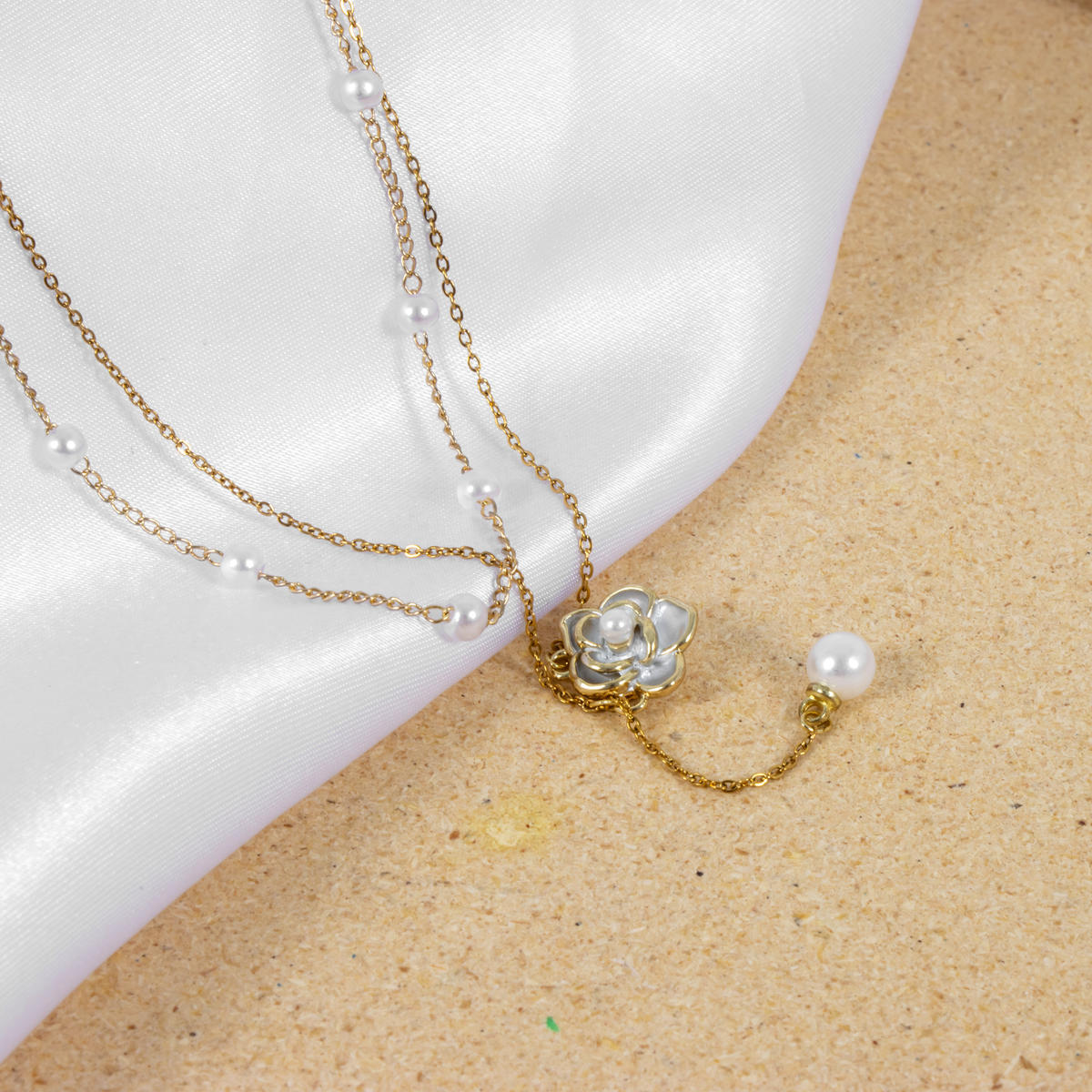 Layered Vintage Flower and Pearl Necklace (GOLD)