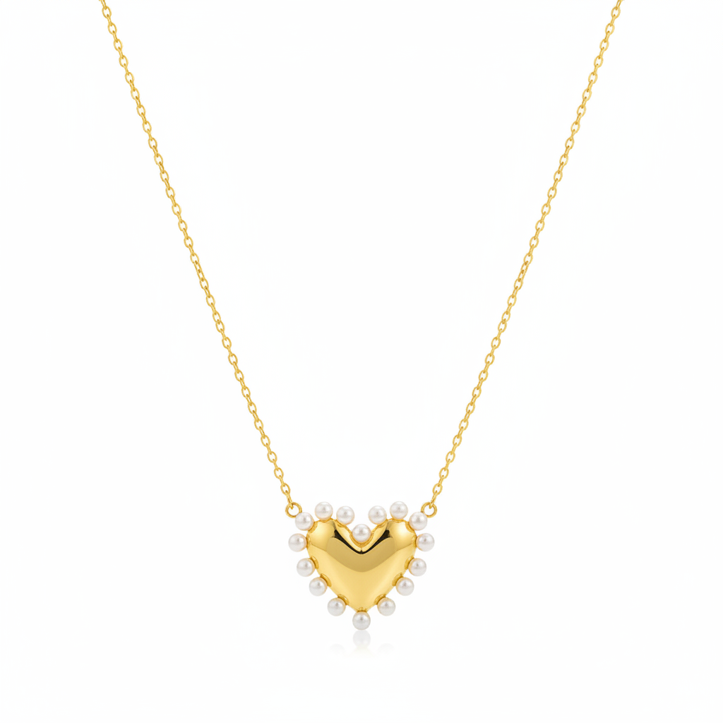 Product shot - Gold heart necklace